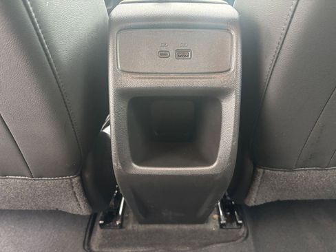 Used 2025 Chevrolet Trax LT FWD image 22