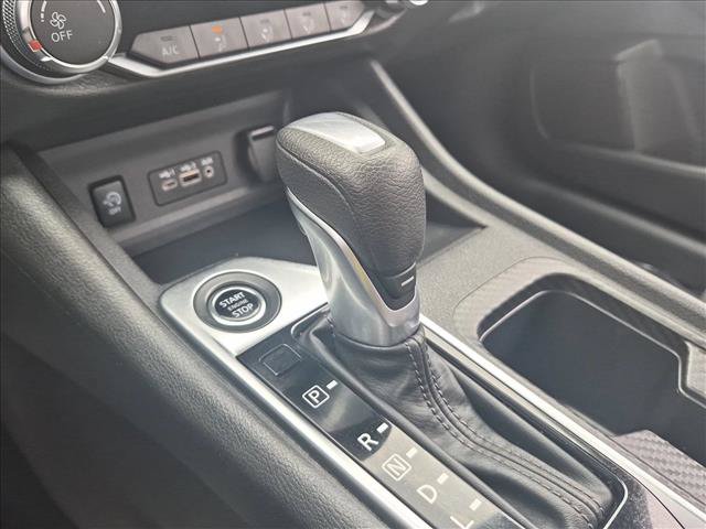 Used 2025 Nissan Sentra SV FWD image 12
