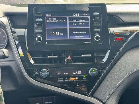 Used 2022 Toyota Camry SE image 16