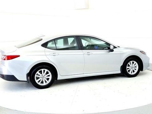 Used 2026 Toyota Camry LE AWD/4WD image 6