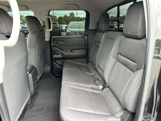 Used 2024 Nissan Frontier SV w/ Technology Package AWD/4WD image 16