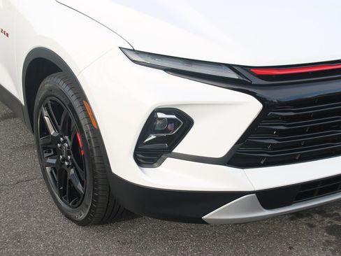 Used 2023 Chevrolet Blazer LT image 9