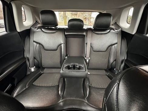 Used 2021 Jeep Compass Latitude image 30