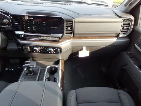 New 2026 GMC Sierra 1500 Elevation image 18