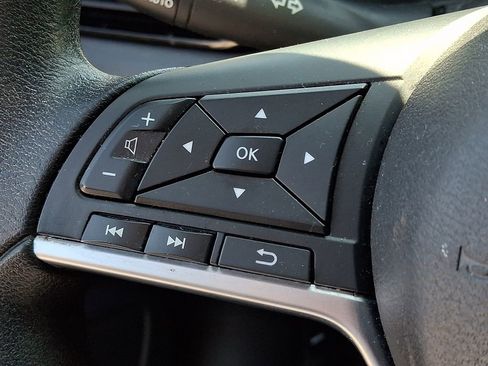 Used 2024 Nissan Sentra SV FWD image 21