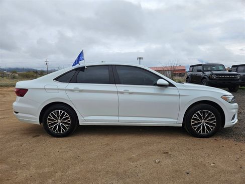 Used 2020 Volkswagen Jetta SE image 4