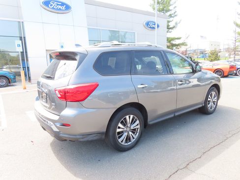 Used 2019 Nissan Pathfinder SV AWD/4WD image 5