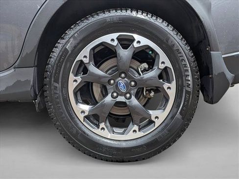 Used 2021 Subaru Crosstrek 2.0i Premium w/ Moonroof Package AWD/4WD image 9