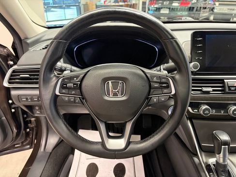Used 2018 Honda Accord Touring image 12