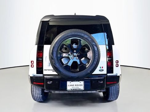 Used 2022 Land Rover Defender 110 X-Dynamic HSE AWD/4WD image 6