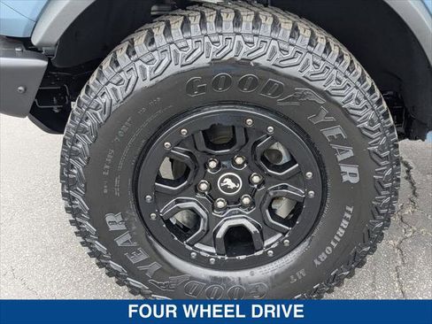 Certified 2022 Ford Bronco Wildtrak AWD/4WD image 9