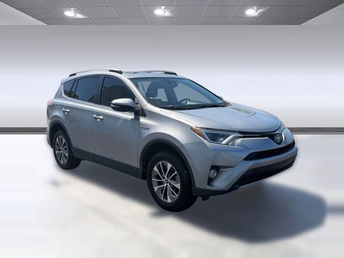 Used 2017 Toyota RAV4 XLE image 7