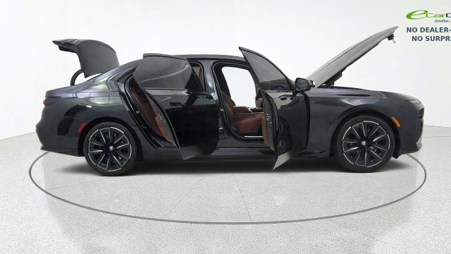 Used 2025 BMW i7 eDrive50 w/ M Sport Package RWD image 11