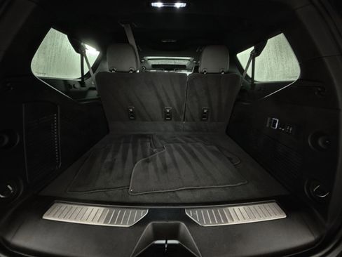 Used 2023 Chevrolet Suburban Premier image 27