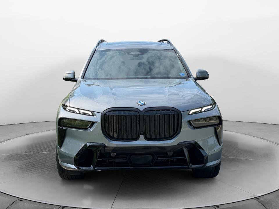 New 2027 BMW X7 xDrive40i w/ M Sport Package AWD/4WD image 2