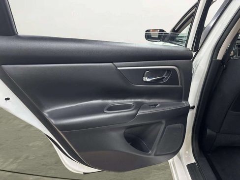 Used 2015 Nissan Altima 2.5 S w/ Power Driver Seat Package image 14