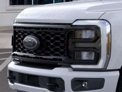 New 2026 Ford F250 Lariat w/ Black Appearance Package image 17