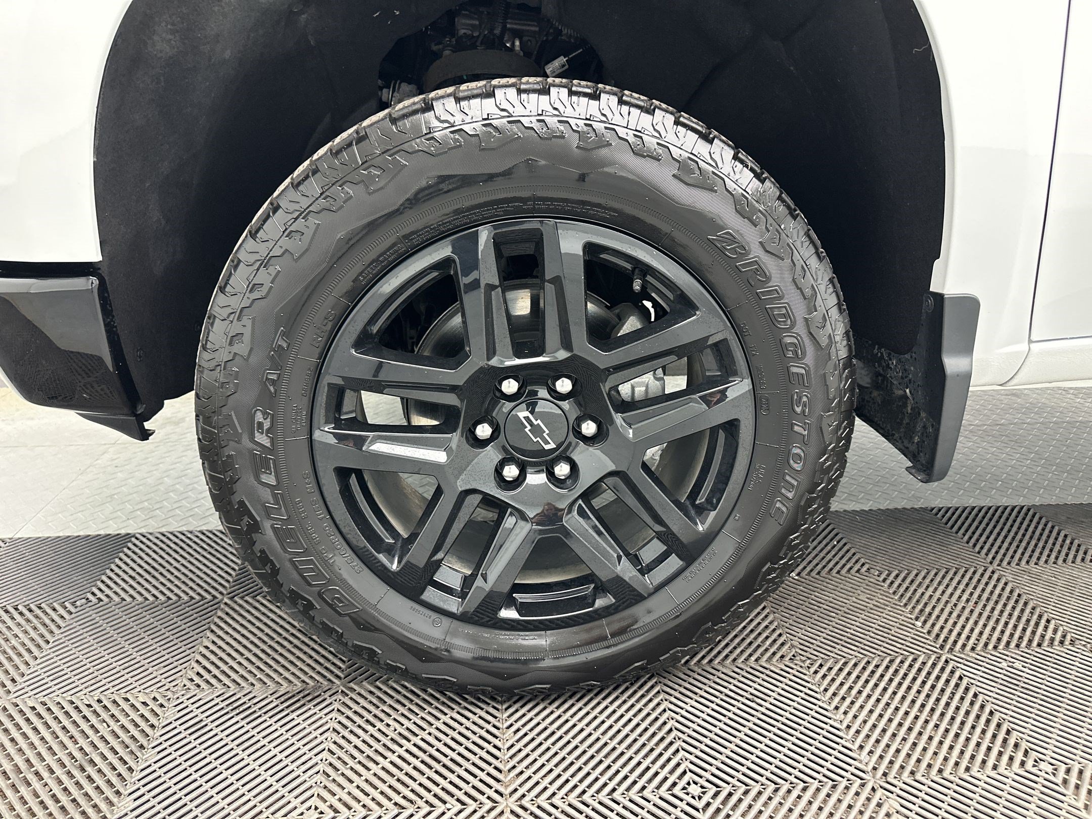 Certified 2026 Chevrolet Silverado 1500 Custom Trail Boss w/ LPO, Dark Essentials Package AWD/4WD image 12