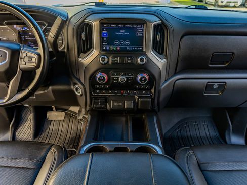 Used 2023 GMC Sierra 3500 Denali image 24