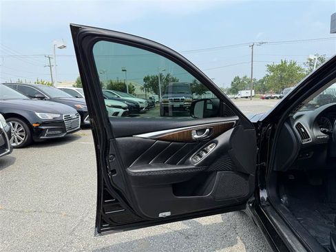 Used 2018 INFINITI Q50 Luxe w/ Essential Package (3.0T Luxe) AWD/4WD image 16