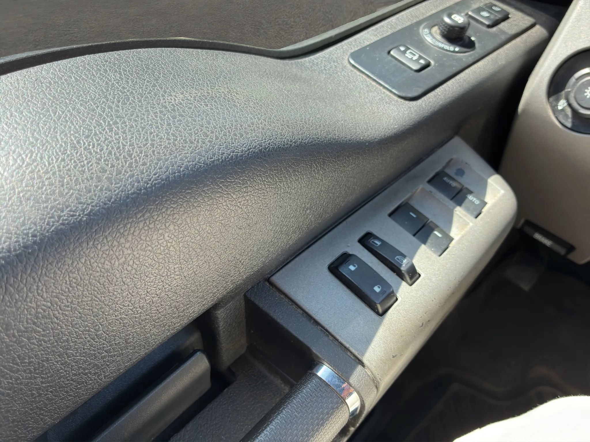 Used 2016 Ford F250 Lariat w/ Lariat Ultimate Package AWD/4WD image 20