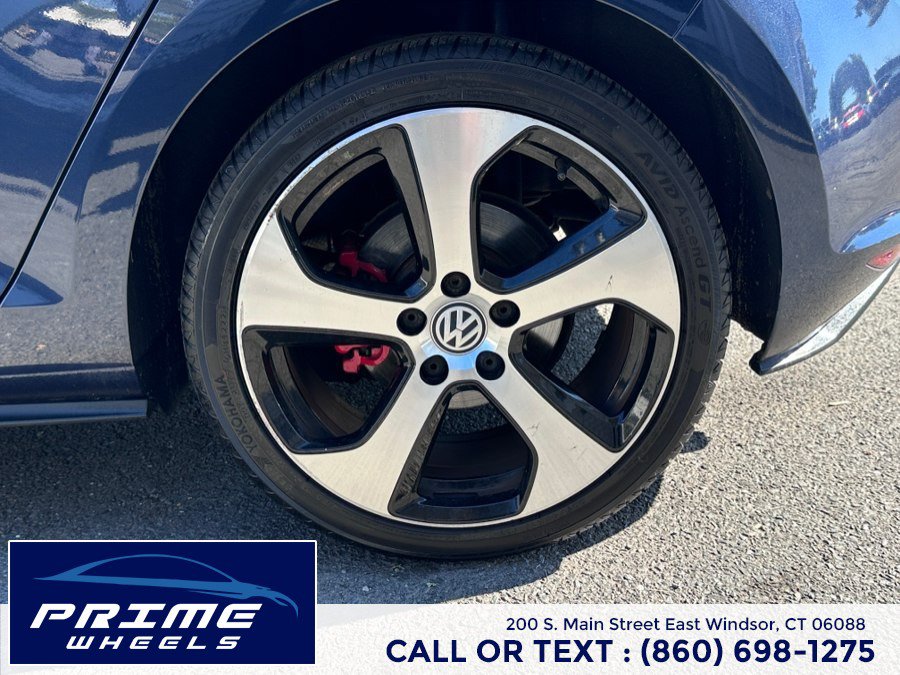 Used 2017 Volkswagen GTI SE FWD image 23
