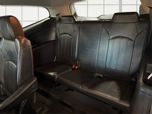 Used 2016 Chevrolet Traverse LTZ image 12