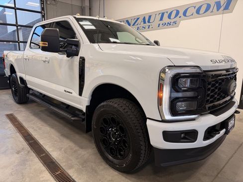 Used 2025 Ford F350 XLT w/ Black Appearance Package image 2