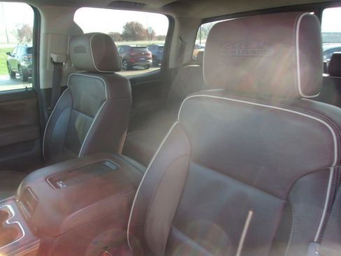 Used 2016 Chevrolet Silverado 1500 High Country w/ High Country Premium Package AWD/4WD image 11