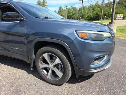 Used 2022 Jeep Cherokee Limited w/ Trailer Tow Group AWD/4WD image 31
