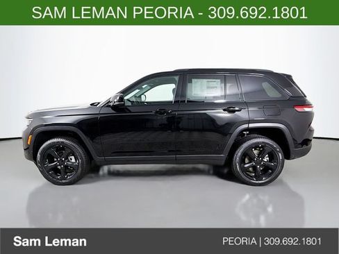 New 2025 Jeep Grand Cherokee Limited w/ Black Appearance Package AWD/4WD image 4