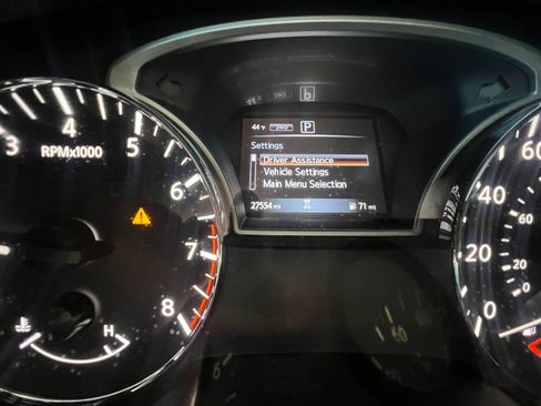 Used 2019 Nissan Pathfinder S AWD/4WD image 15