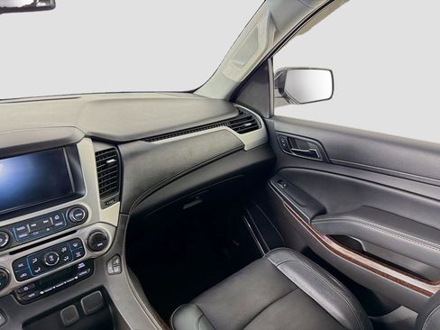 Used 2017 GMC Yukon SLT AWD/4WD image 24