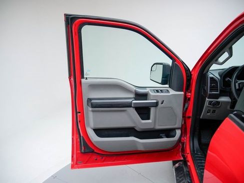 Used 2017 Ford F150 XLT w/ Equipment Group 302A Luxury image 22