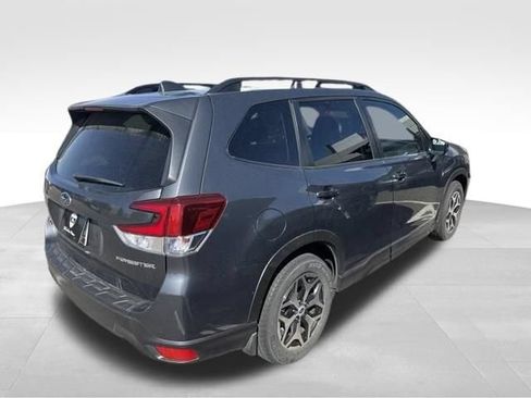 Used 2020 Subaru Forester Premium AWD/4WD image 8