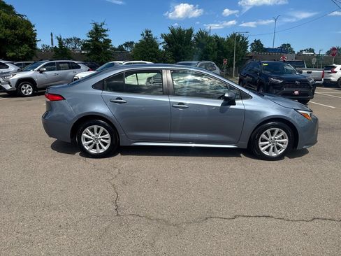 Used 2026 Toyota Corolla LE w/ LE Premium Package FWD image 8