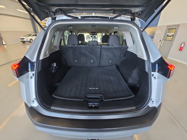 Used 2023 Nissan Rogue SV AWD/4WD image 23