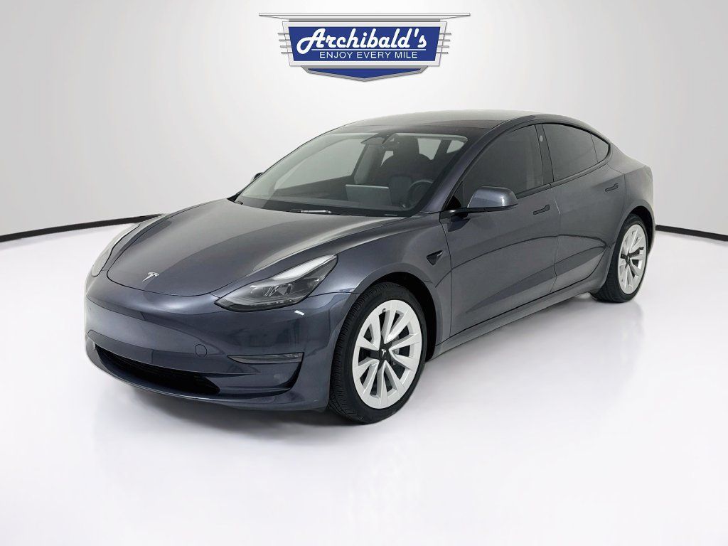 Used 2023 Tesla Model 3 Standard Range RWD image 3