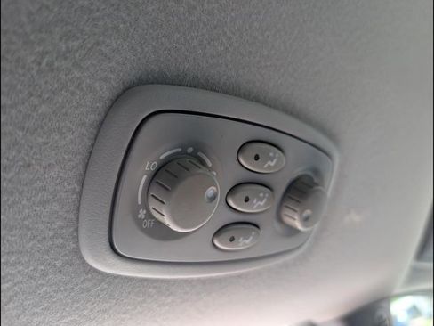 Used 2005 Toyota Sienna LE FWD image 17