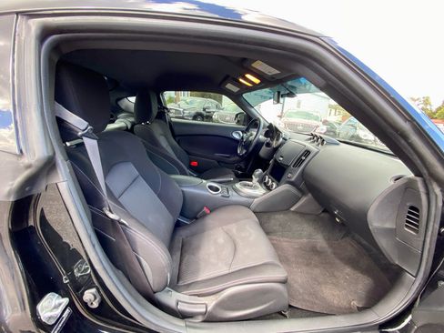 Used 2016 Nissan 370Z Touring w/ Aerodynamics Package image 8