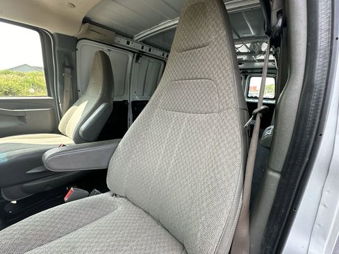 Used 2020 Chevrolet Express 2500 Extended image 11