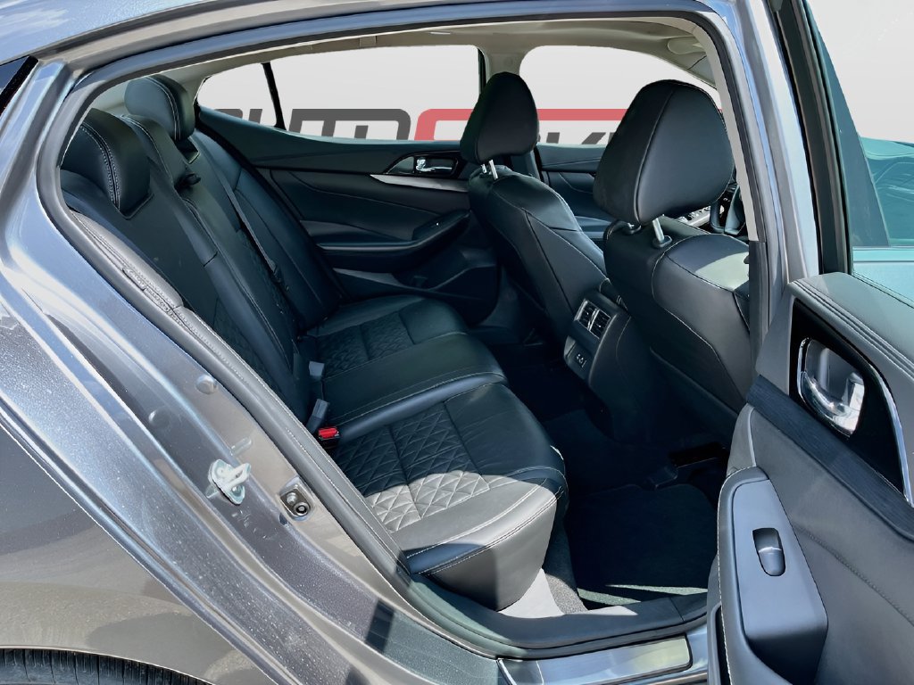Used 2021 Nissan Maxima Platinum w/ Sport Mat Group FWD image 29