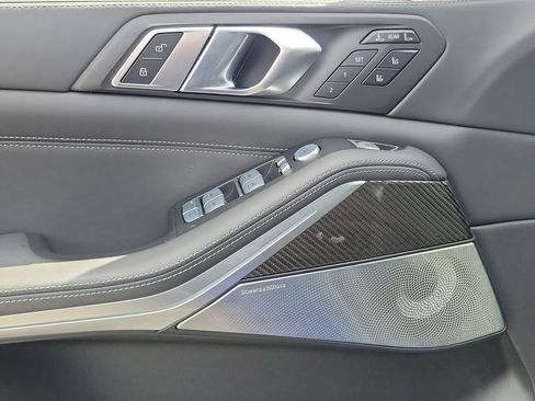 Used 2023 BMW X7 M60i w/ Executive Package image 27