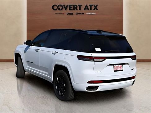 New 2025 Jeep Grand Cherokee Summit image 3