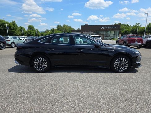 Certified 2025 Hyundai Sonata SEL FWD image 4