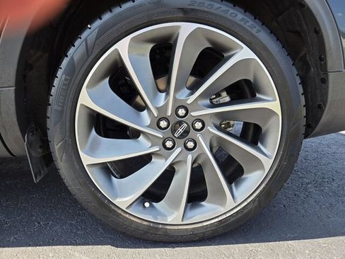 Used 2022 Lincoln Nautilus Reserve w/ Equipment Group 201A FWD image 24