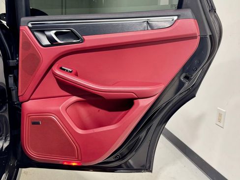 Used 2023 Porsche Macan GTS w/ Premium Package Plus image 32