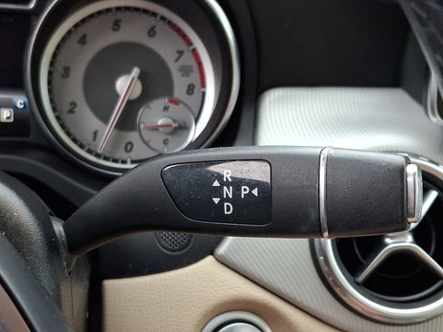 Used 2017 Mercedes-Benz GLA 250 4MATIC image 15