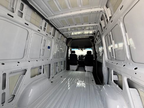 Used 2026 Mercedes-Benz Sprinter 2500 image 12