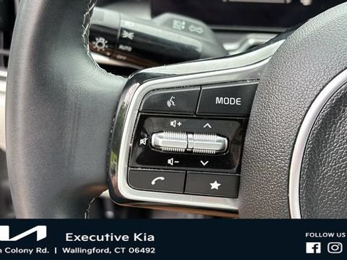 Certified 2025 Kia Sorento S w/ Panoramic Sunroof Package FWD image 14
